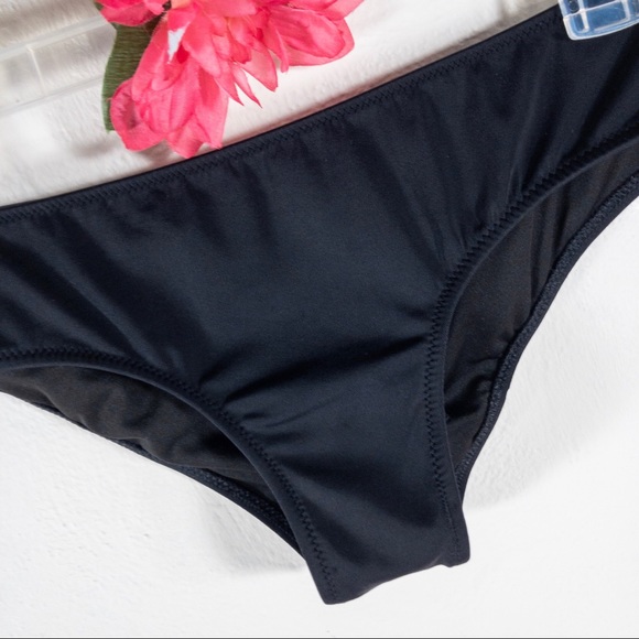 Victoria’s Secret totally beachin cheeky hipsters - Picture 4 of 6